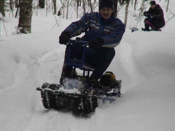 Мини трактор танкетка буксировщик_7
