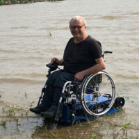 Гусеничная платформа для инвалидной коляски_гусеничная приставка для инвалидного кресло-коляска_электрическая коляска_кресло коляска с электро приводом пляжная_17