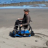 Гусеничная платформа для инвалидной коляски_гусеничная приставка для инвалидного кресло-коляска_электрическая коляска_кресло коляска с электро приводом пляжная_3