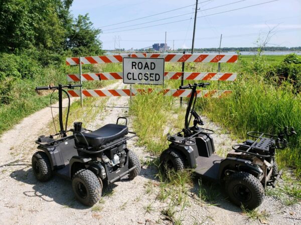 Стоячий квадроцикл_буксировщик_мотособака_четырехколесный самокат_грузовой самокат, внедорожный скутер_5