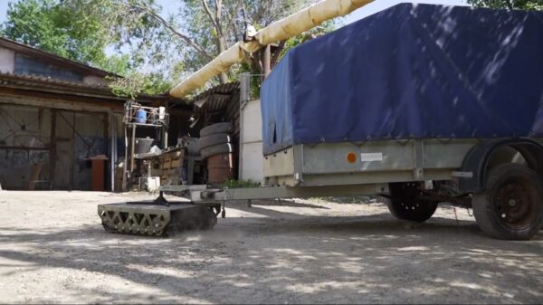 Буксировщик прицепа_устройство для буксировки_оборудование для буксировки_трактор для буксировки_буксировщик лодочного прицепа_подкат для буксировки_буксир тягач_4